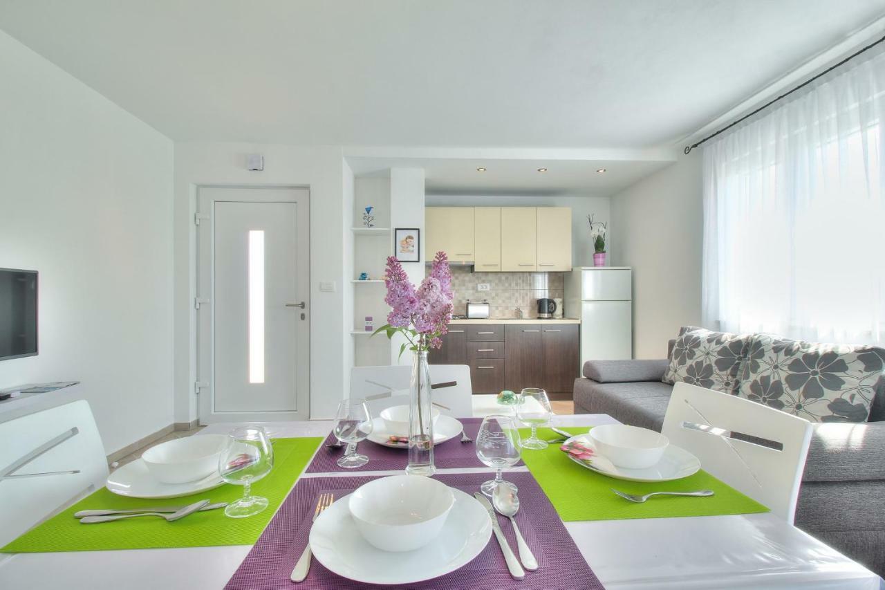 Apartments Antunovic อูมัค ภายนอก รูปภาพ
