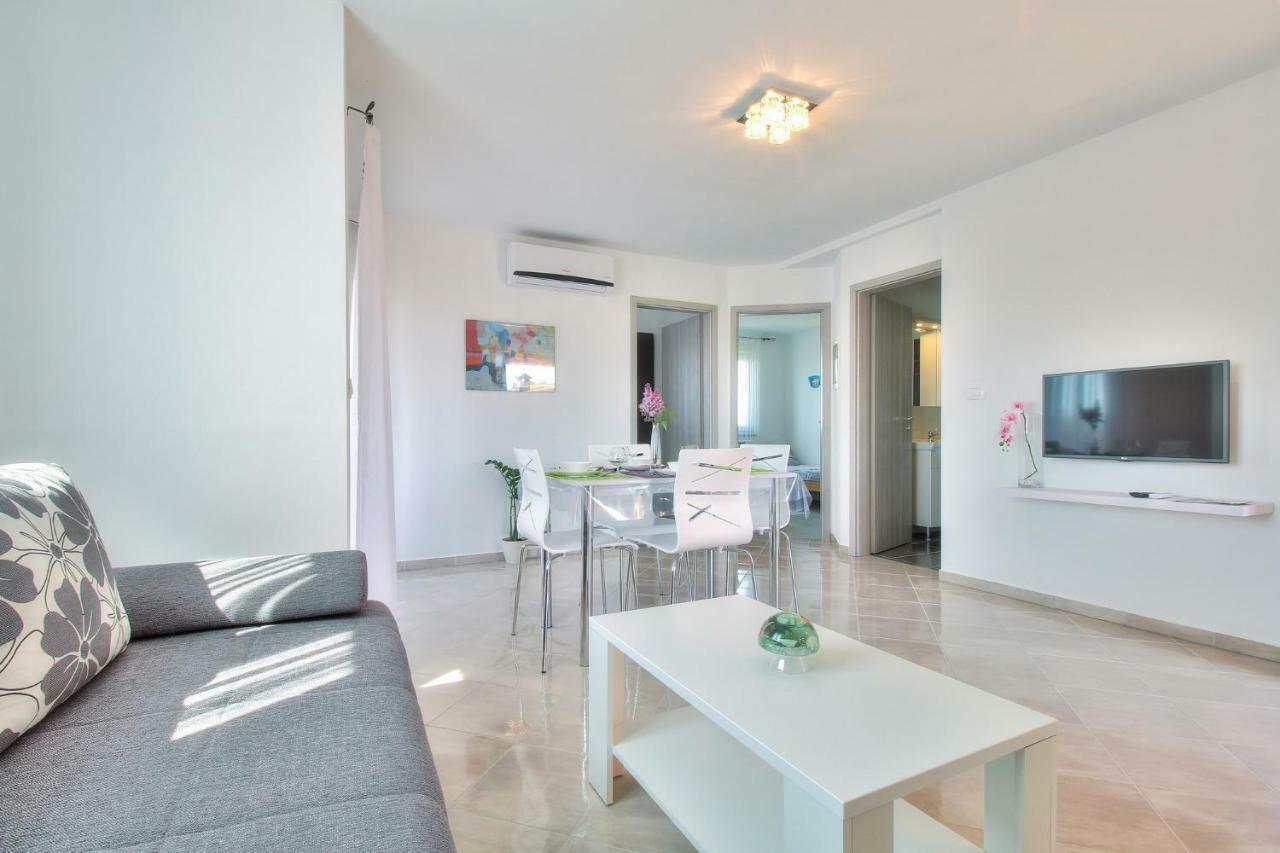 Apartments Antunovic อูมัค ภายนอก รูปภาพ